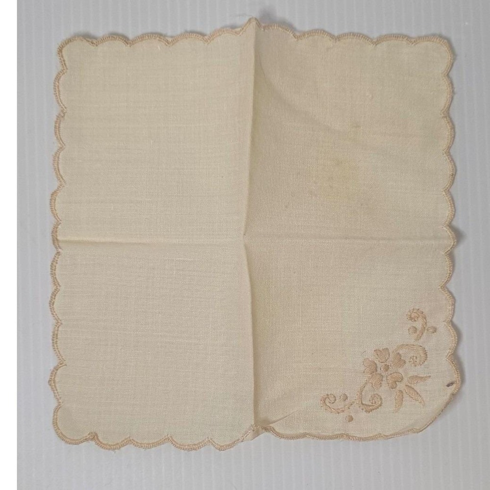 Vintage Linen Handkerchief Napkin Single‎ Embroidered Floral Scalloped Edge